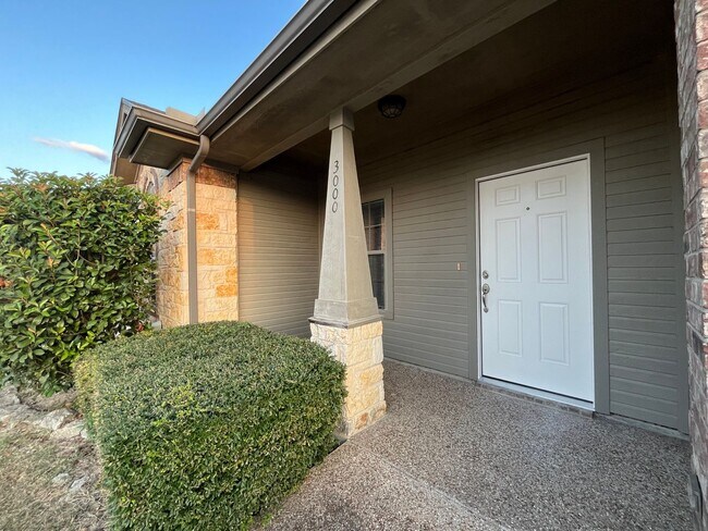 Building Photo - 3004 Breton St