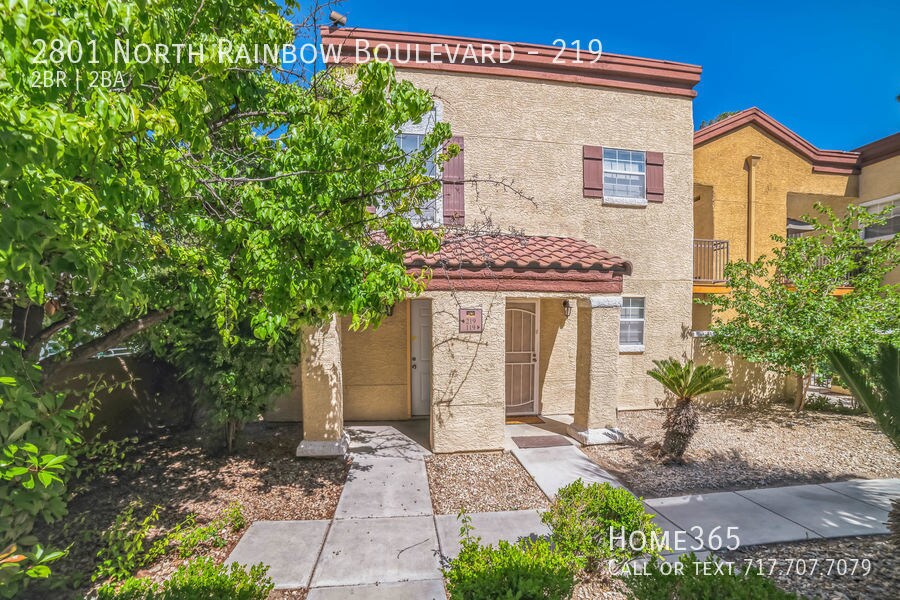 Primary Photo - Beautiful 2 bed 2 bath Unit with Pool Access!