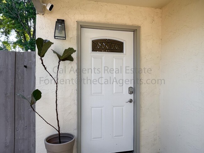 Building Photo - 4207 Queen Anne Dr