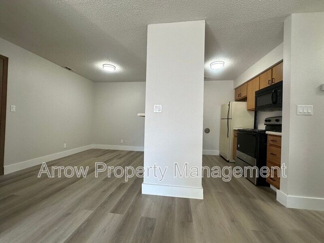 Foto del edificio - 2380 N 44th St