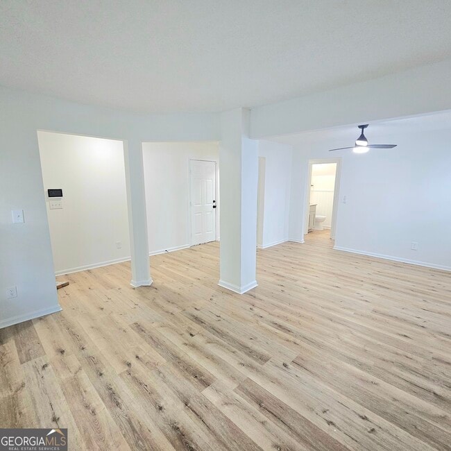Building Photo - 1308 Gates Cir SE