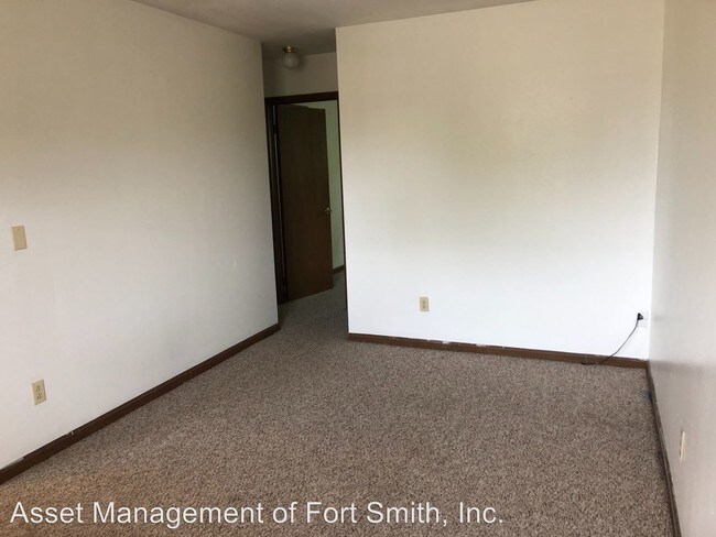 Building Photo - 1601 S Fresno St