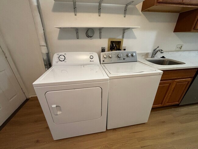 Foto del edificio - 672 Washington St