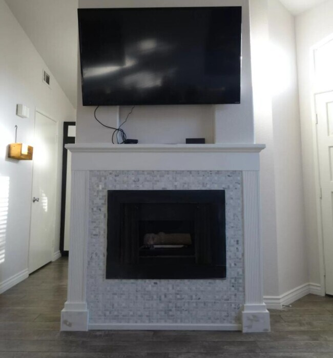 Fireplace - 3 Dorado