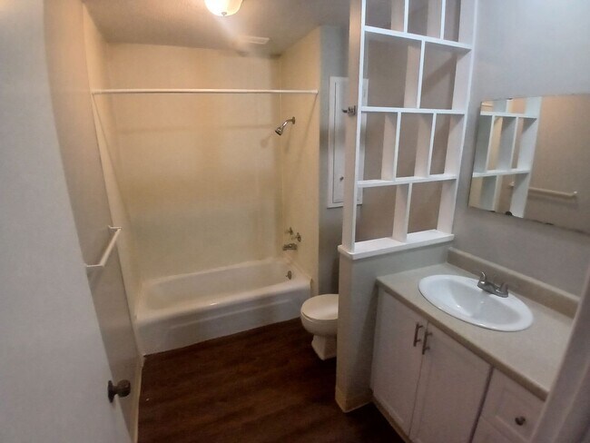 Foto del edificio - On-Site Laundry