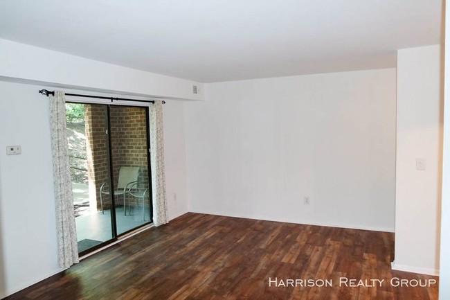 Building Photo - 1212 Schaub Dr