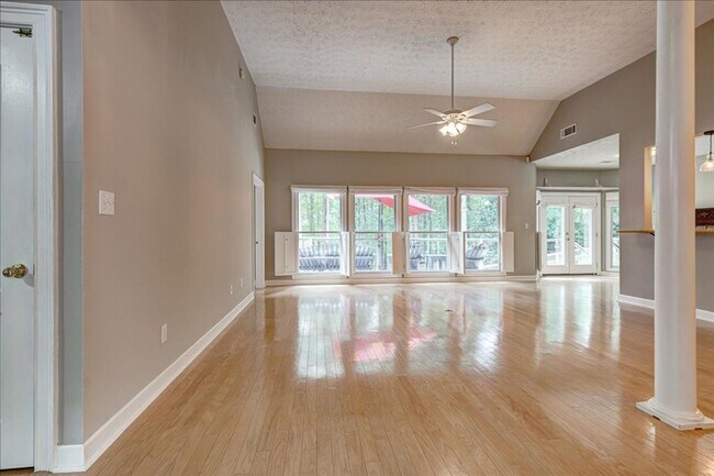 Building Photo - Rare Gem on Sparkling Reservoir! 3 Bedroom...