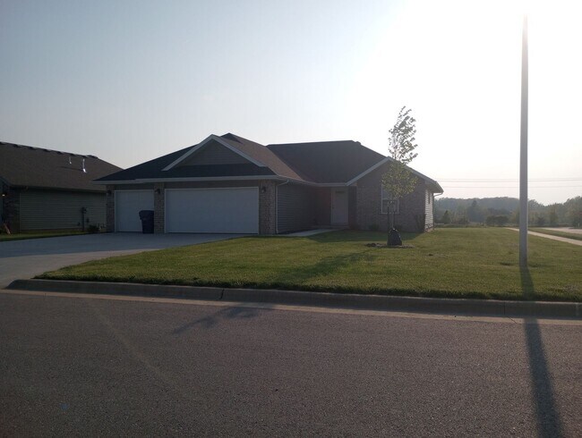 Foto del edificio - 3 Bedroom Single Family Home in Rogersville