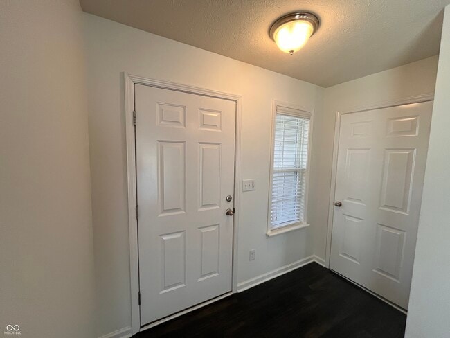 Building Photo - 5771 White Pine Rd