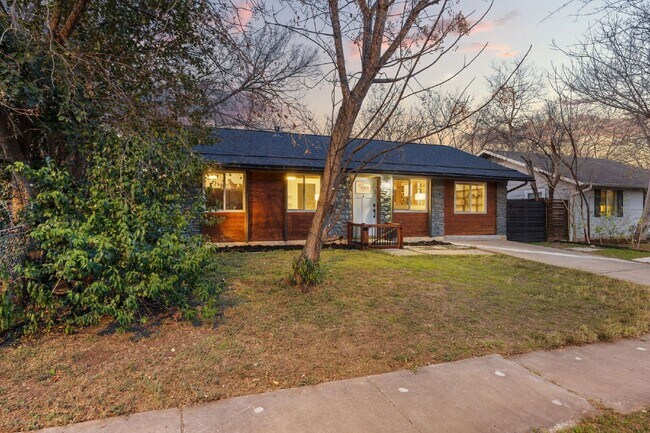 Foto del edificio - 6904 Cherry Meadow Dr