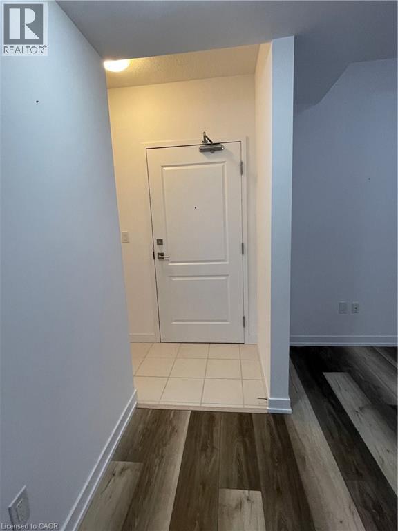 Photo du bâtiment - 450 Dundas St E