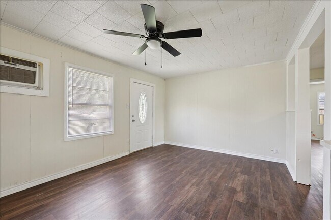 Foto del edificio - 3811 Dunn Ave