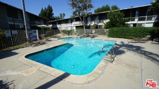 Primary Photo - 3330 S Sepulveda Blvd