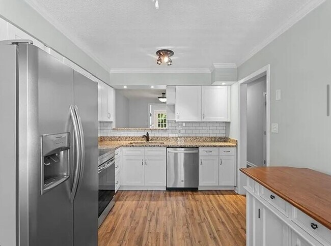 Foto del edificio - Renovated luxury townhome Greens Crossing,...