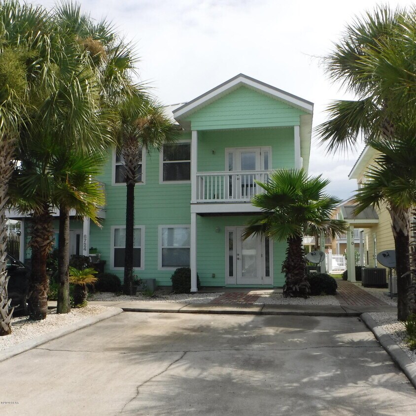 6722 Thomas Dr, Panama City Beach, FL 32408 Room for Rent in Panama