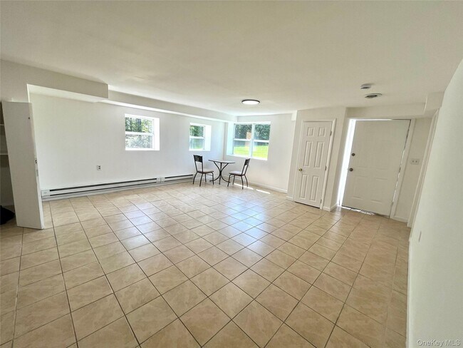 Building Photo - 161 White Sulphur Rd