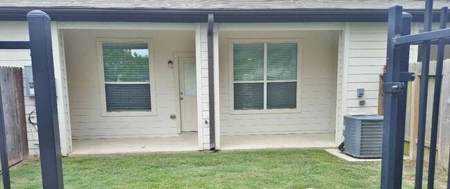 Building Photo - 6239 Brenwood Cir