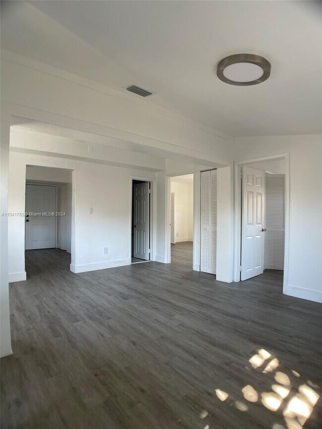 Foto del edificio - 2919 SW 25th Ter