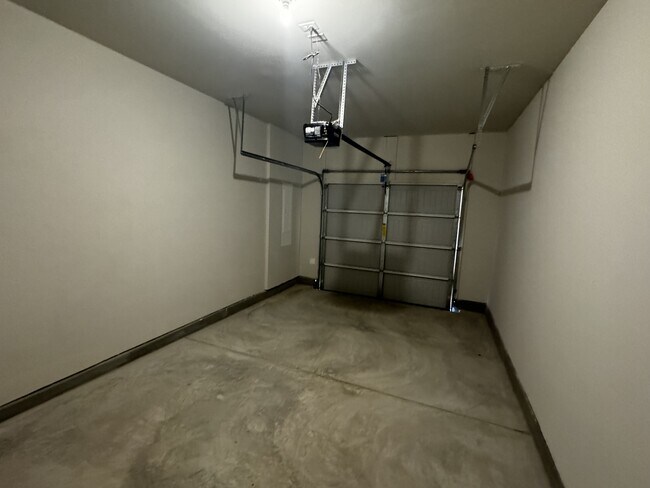 Building Photo - 33 Paddington St