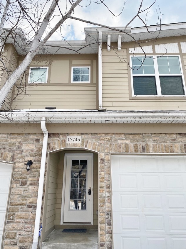 Primary Photo - 17745 Valley Cove Ct