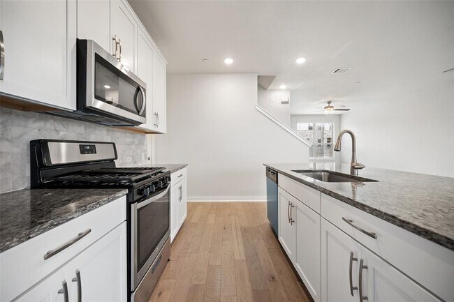 Foto del edificio - 2500 Forest Creek Dr