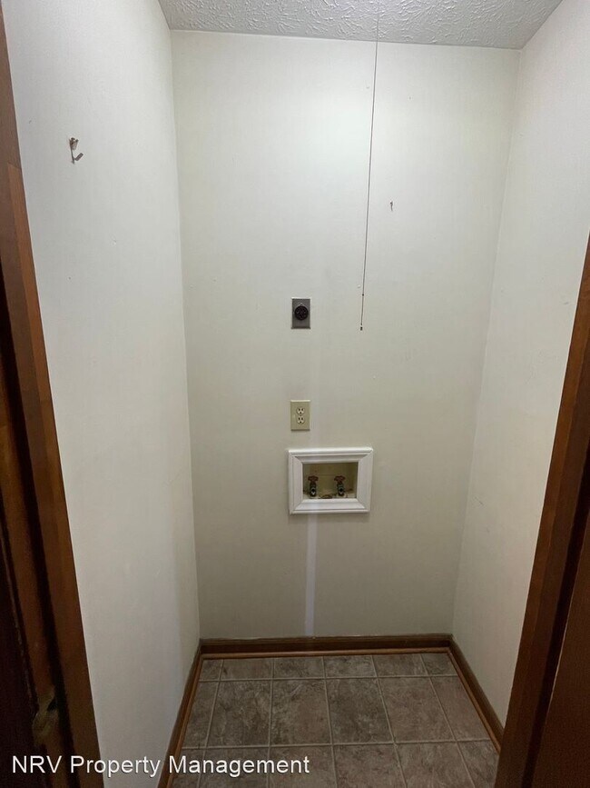 Foto del edificio - 2 br, 1 bath House - 108 Bolling St. Apt C
