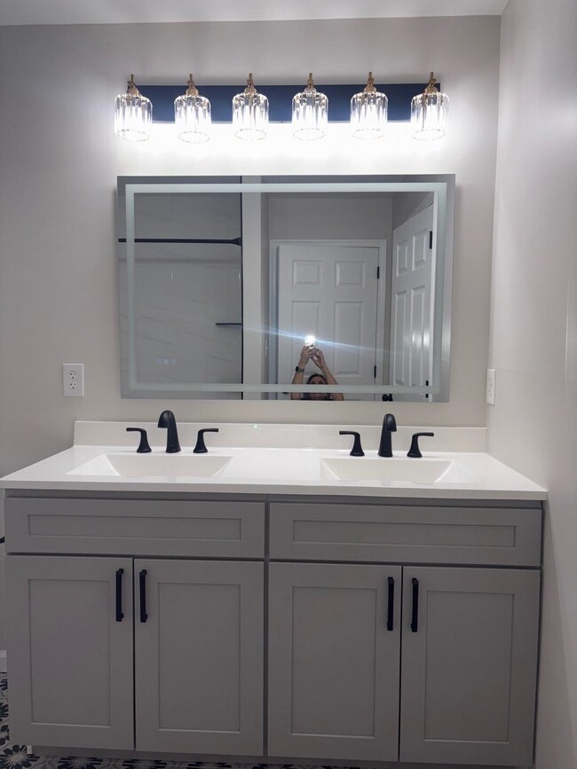 Foto del edificio - 7 Chapel Hill Rd