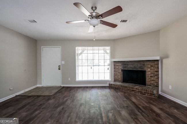 Building Photo - 170 Peachtree Dr