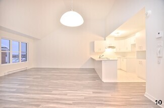 Building Photo - 1-1404 Av. de la Gare