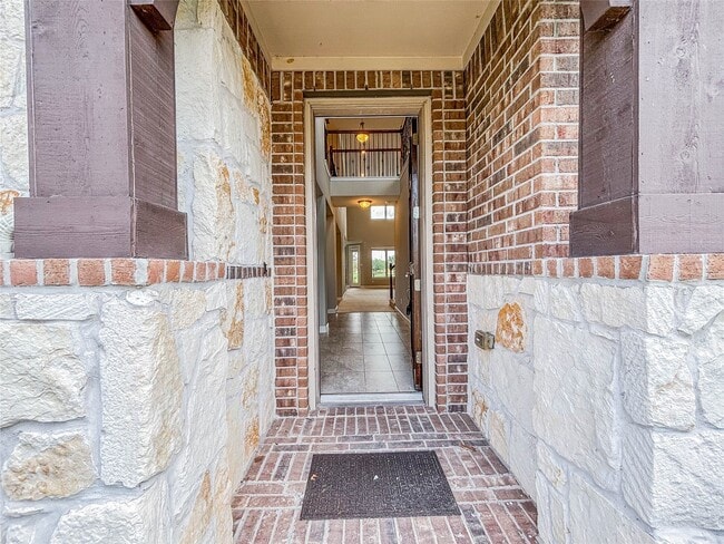 Building Photo - 25639 Kearsley Dr