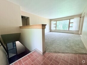 Building Photo - 2506 Iowa St