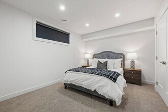 Building Photo - 4914 Hawthorn Pl SW