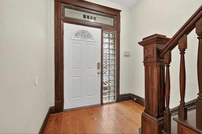 Entrance - 4372 Gibson Ave