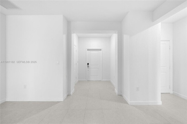 Building Photo - 2310 SE 28th Dr