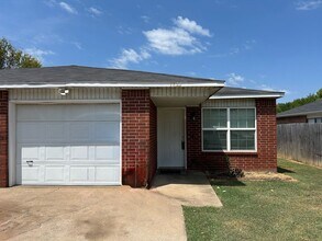 Building Photo - 1431-1433 N Dawn Dr