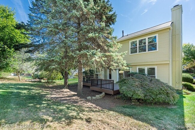 Building Photo - 619 Whitney Dr