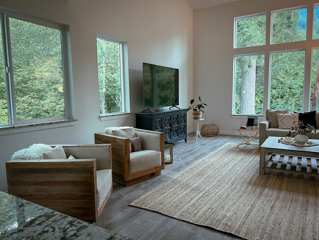 Foto del edificio - 472 E Alder Dr