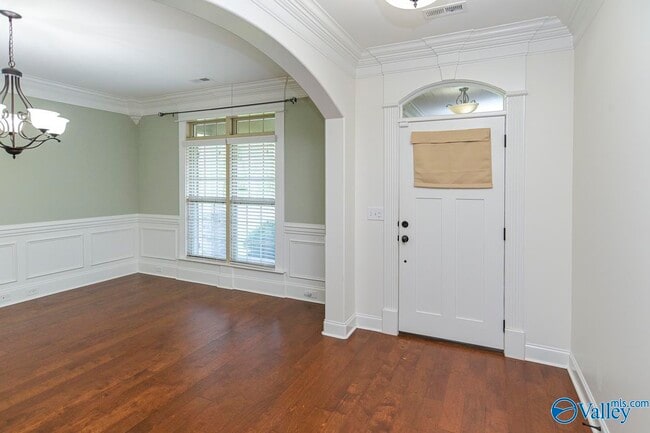 Building Photo - 161 Huntsmen Lane