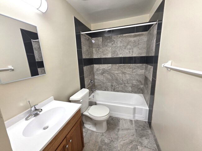 Interior Photo - Summit Crest