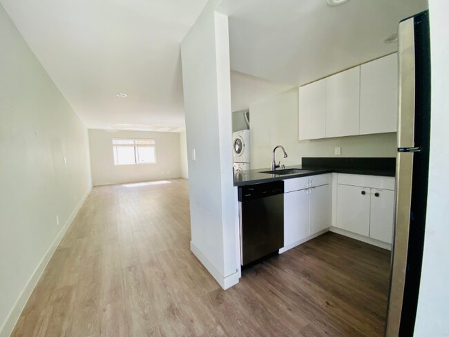 Foto del edificio - 1535 N Kenmore Ave