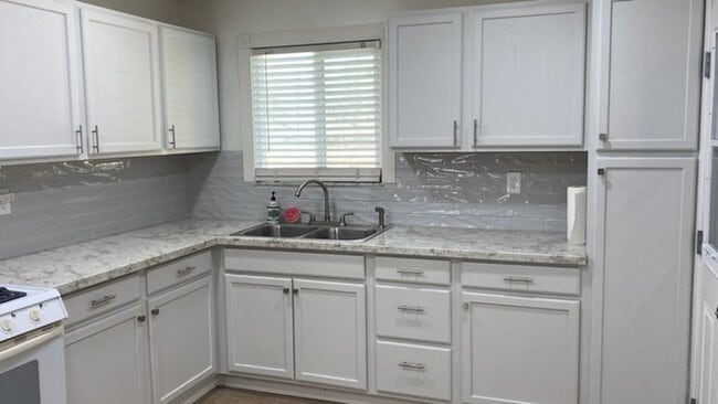 Foto del edificio - Super cute remodeled unit