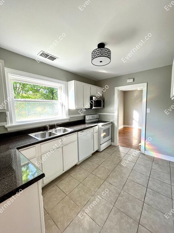 Building Photo - 5217 Lockhaven Ave