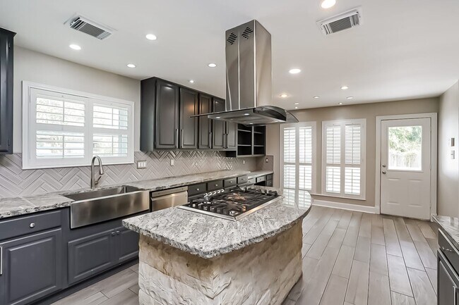 Foto del edificio - 6311 Wimbledon Villas Drive