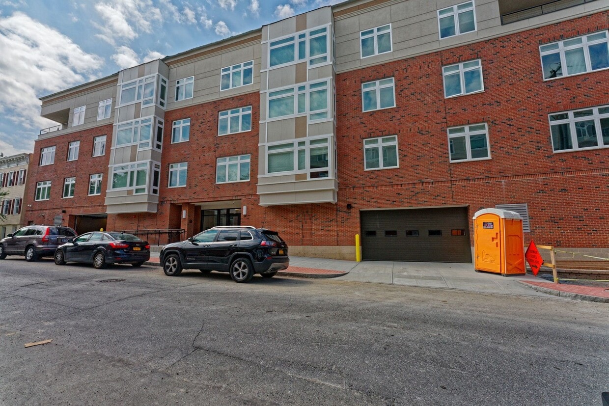Building Photo - The Reserve at Park South II
