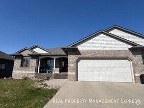 Building Photo - Ultimate Sioux Falls Living: 5 Beds, 5 Bat...