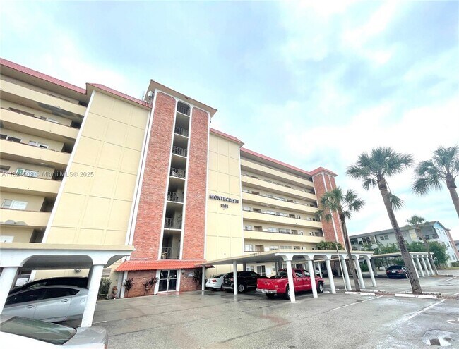 Foto del edificio - 1101 Crystal Lake Dr