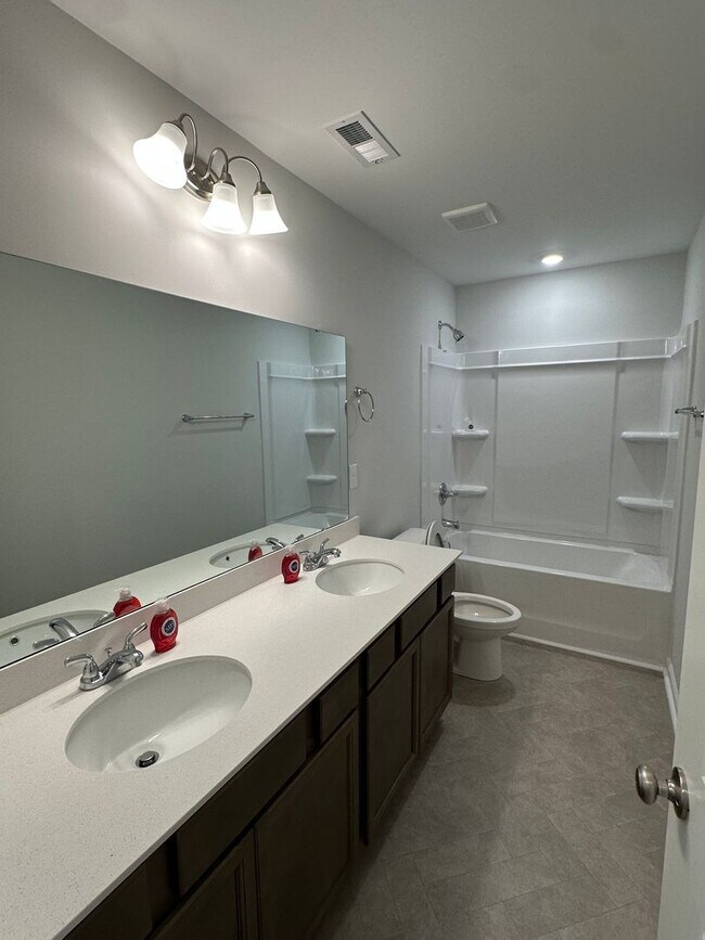 Foto del edificio - 926 Lodgepole Ln