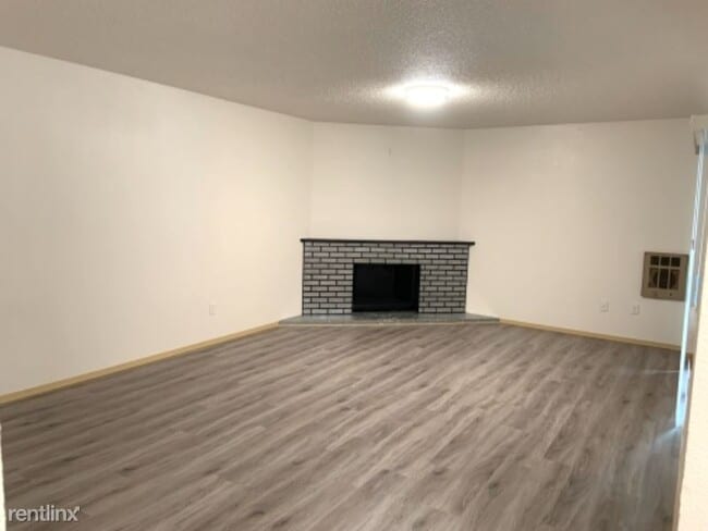 Building Photo - 2610 92nd St SW