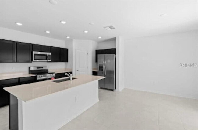 Foto del edificio - 669 Reggie Rd