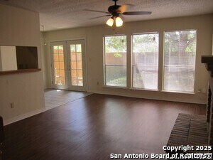 Foto del edificio - 9908 Ardash Ln